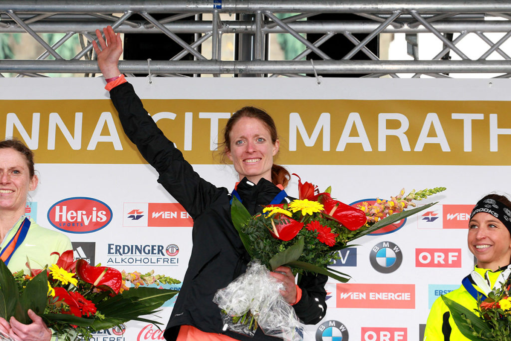 Andrea Mayr bei ihrem Sieg beim Halbmarathon im Rahmen des Vienna City Marathon 2014. © VCM / Victah Sailer/ photorun.net